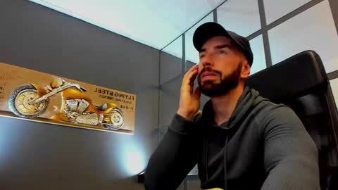 Snapshot of arongrant chatting on November 2025 10:48:01 AM AronGrant online show from November 2025 10:48:01 AM