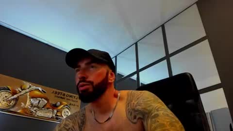 Snapshot of arongrant chatting on July 2026 09:27:01 AM AronGrant online show from July 2026 09:27:01 AM