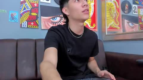 Arontawers online show from March 2026 07:09:01 PM