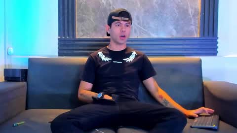 Aroon   online show from December 2025 11:48:01 AM