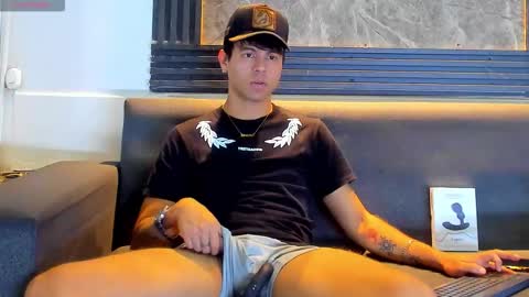 Aroon   online show from January 2026 08:03:02 PM