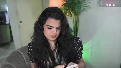 Snapshot of artechloe chatting on October 2025 09:58:02 PM Chloe online show from October 2025 09:58:02 PM
