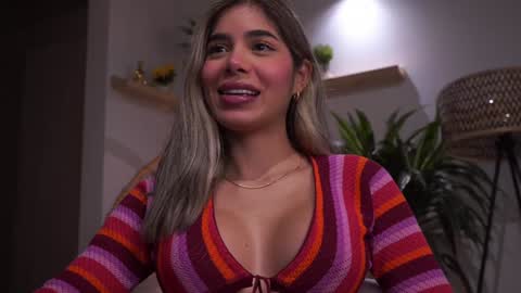 Snapshot of artemia_ chatting on December 2024 01:50:02 AM Amanda online show from December 2024 01:50:02 AM