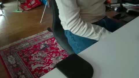 Snapshot of artesian99 chatting on November 2025 09:09:01 AM artesian99 online show from November 2025 09:09:01 AM