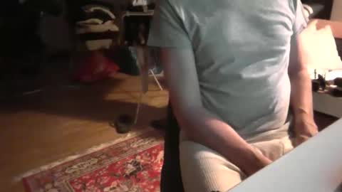 Snapshot of artesian99 chatting on December 2025 06:03:01 PM artesian99 online show from December 2025 06:03:01 PM