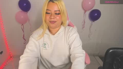 Val online show from October 2025 10:54:02 PM