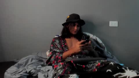 Snapshot of arthur_hunter chatting on February 2025 04:06:01 AM I AM HERE online show from February 2025 04:06:01 AM