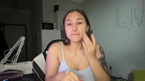 Mia  online show from February 2026 03:24:01 PM