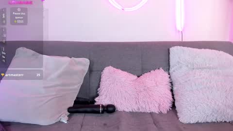 MIA OF artmiajoy online show from January 2025 06:12:02 PM