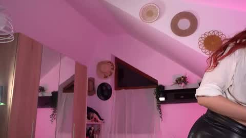 Amalia online show from September 2025 12:10:02 AM