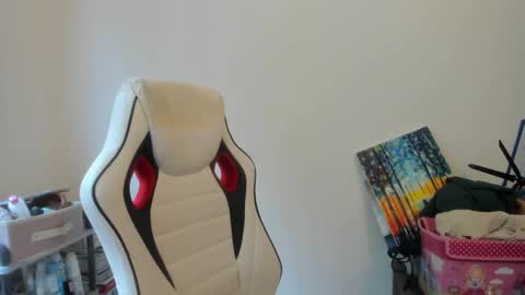 MIA online show from October 2025 06:58:02 AM