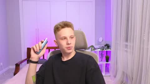 Snapshot of artycropp chatting on December 2024 05:15:02 AM Archie online show from December 2024 05:15:02 AM