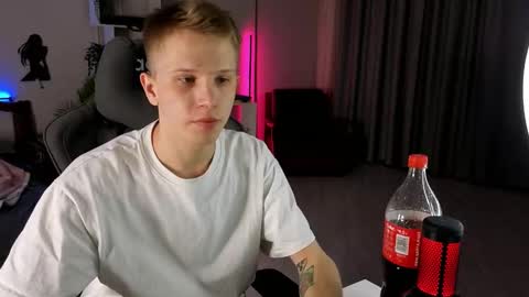 Snapshot of artycropp chatting on September 2025 08:00:02 PM Archie online show from September 2025 08:00:02 PM