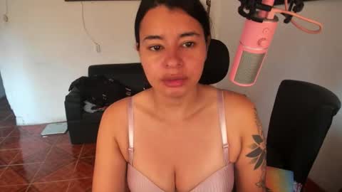 Arya Miller online show from October 2025 01:42:02 PM