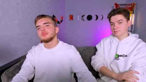 ash_raven_ online show from October 2025 07:19:02 PM