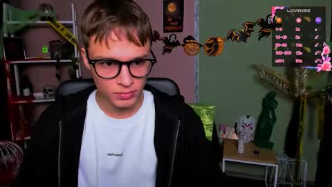 ash_raven_ online show from October 2025 09:38:02 PM