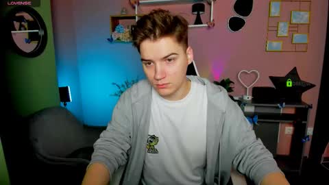 ash_raven_ online show from November 2025 08:12:01 PM