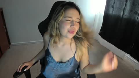 Snapshot of ash_smith1 chatting on January 2025 01:42:02 AM ash_smith1 online show from January 2025 01:42:02 AM