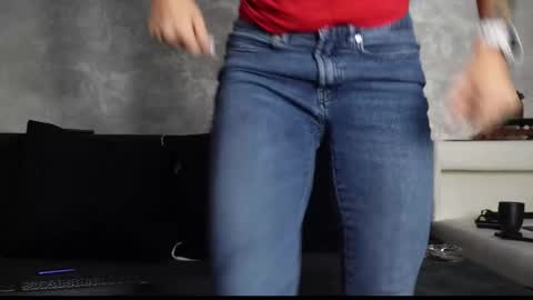 Asha online show from October 2025 09:39:01 AM