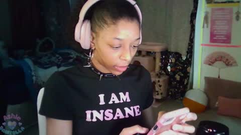 Snapshot of ashledaniella chatting on February 2025 09:56:01 PM Ashle online show from February 2025 09:56:01 PM