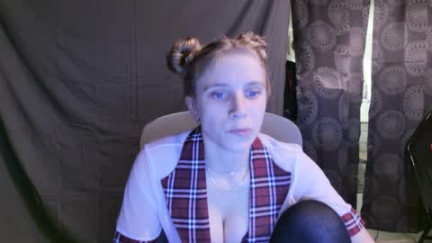 Snapshot of ashleewolfx chatting on December 2024 01:04:02 AM Ashlee Wolf online show from December 2024 01:04:02 AM