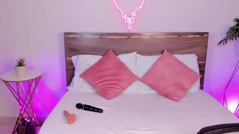 ASHLEY online show from February 2025 05:24:01 PM