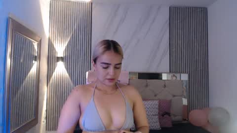 ashley__tylor online show from May 2026 12:23:02 PM