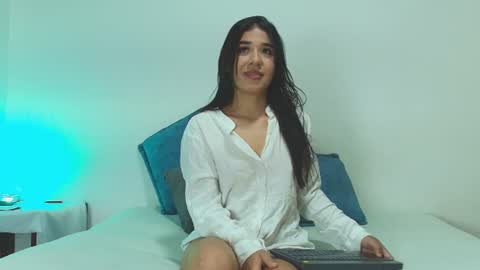 Ashley Blazze  online show from June 2026 11:43:02 AM