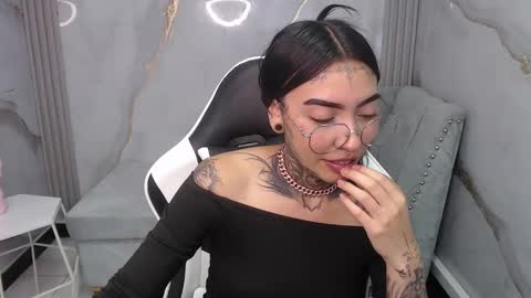 ashley_blum_v online show from October 2025 08:21:02 PM