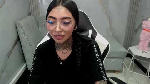 ashley_blum_v online show from November 2025 10:01:02 PM