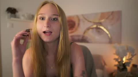 Ashley Cox18 online show from June 2026 09:11:02 AM