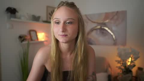 Ashley Cox18 online show from June 2026 09:19:02 AM