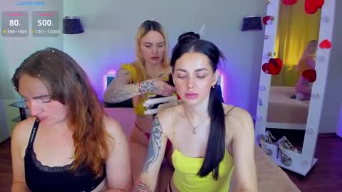 Snapshot of ashley_crashly chatting on May 2026 07:02:02 AM Alina online show from May 2026 07:02:02 AM