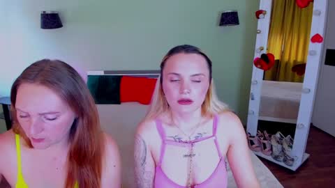 Snapshot of ashley_crashly chatting on May 2026 07:05:01 AM Alina online show from May 2026 07:05:01 AM