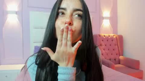 Snapshot of ashley_petit chatting on July 2026 01:32:02 PM ashley_petit online show from July 2026 01:32:02 PM