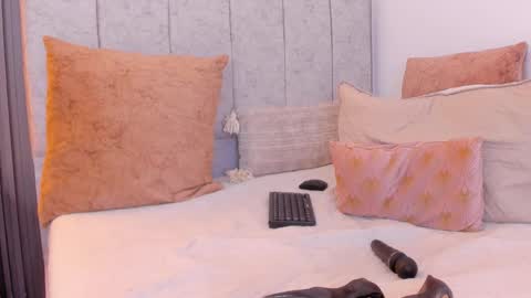 Camila online show from January 2025 02:30:01 AM