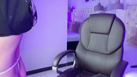 Snapshot of ashleyginger_ chatting on November 2025 03:54:02 PM Ashley online show from November 2025 03:54:02 PM