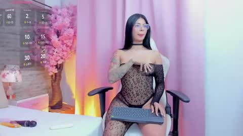 ashleynelsonn online show from June 2026 10:25:01 PM