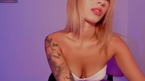 Snapshot of ashleyroys_111 chatting on November 2025 03:23:01 PM dahiana online show from November 2025 03:23:01 PM