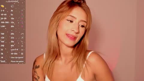 Snapshot of ashleyroys_111 chatting on November 2025 04:44:01 PM dahiana online show from November 2025 04:44:01 PM