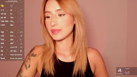 Snapshot of ashleyroys_111 chatting on December 2025 06:24:02 PM dahiana online show from December 2025 06:24:02 PM