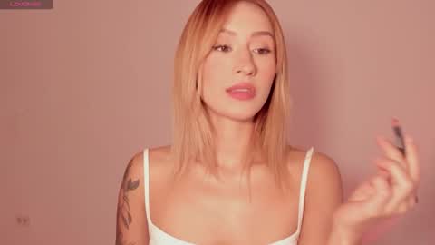 Snapshot of ashleyroys_111 chatting on December 2025 05:43:02 PM dahiana online show from December 2025 05:43:02 PM