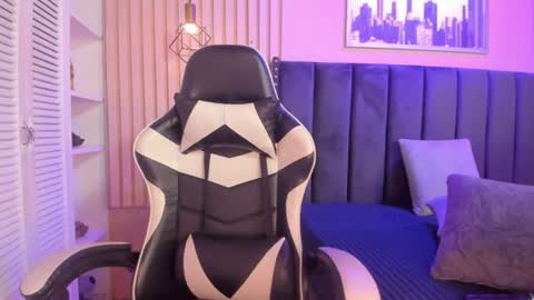 ashlye_miller_ online show from June 2026 07:48:01 PM