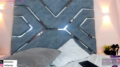 Ashly  online show from January 2025 10:41:01 PM