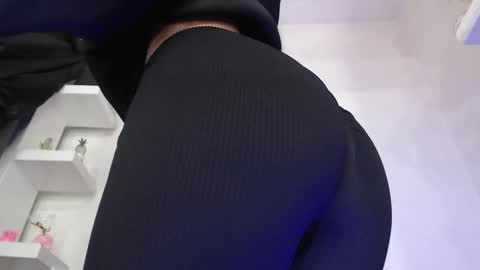 Snapshot of ashlyvesneva chatting on September 2025 11:31:02 PM  Ashly online show from September 2025 11:31:02 PM