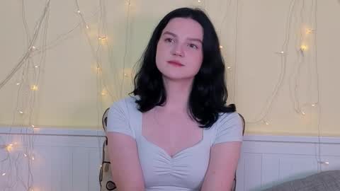 Snapshot of ashlyvincente chatting on November 2025 08:24:01 AM Kristine online show from November 2025 08:24:01 AM