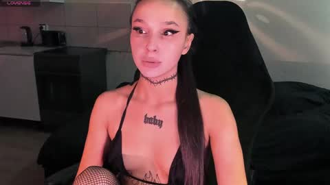 Mila online show from June 2026 05:22:01 AM