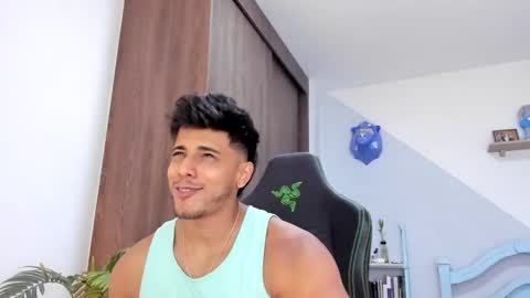 Snapshot of ashton_coleman_ chatting on January 2025 01:17:01 PM my name real is camilo online show from January 2025 01:17:01 PM
