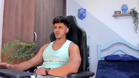 Snapshot of ashton_coleman_ chatting on January 2025 04:18:02 PM my name real is camilo online show from January 2025 04:18:02 PM
