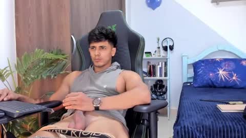 Snapshot of ashton_coleman_ chatting on January 2025 02:11:02 AM my name real is camilo online show from January 2025 02:11:02 AM
